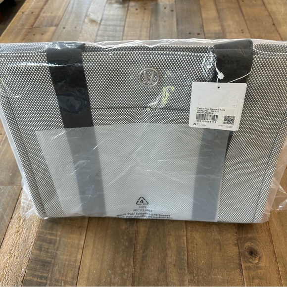 NWT Lululemon Two-Tone Canvas Tote Bag 10L Black - Picture 1 of 8